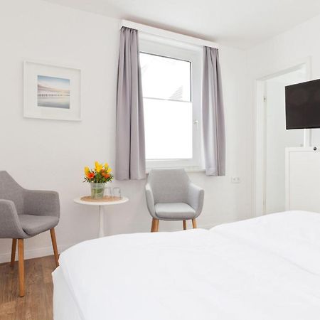 Haus Menno Janssen - Doppelzimmer Norderney Exterior foto