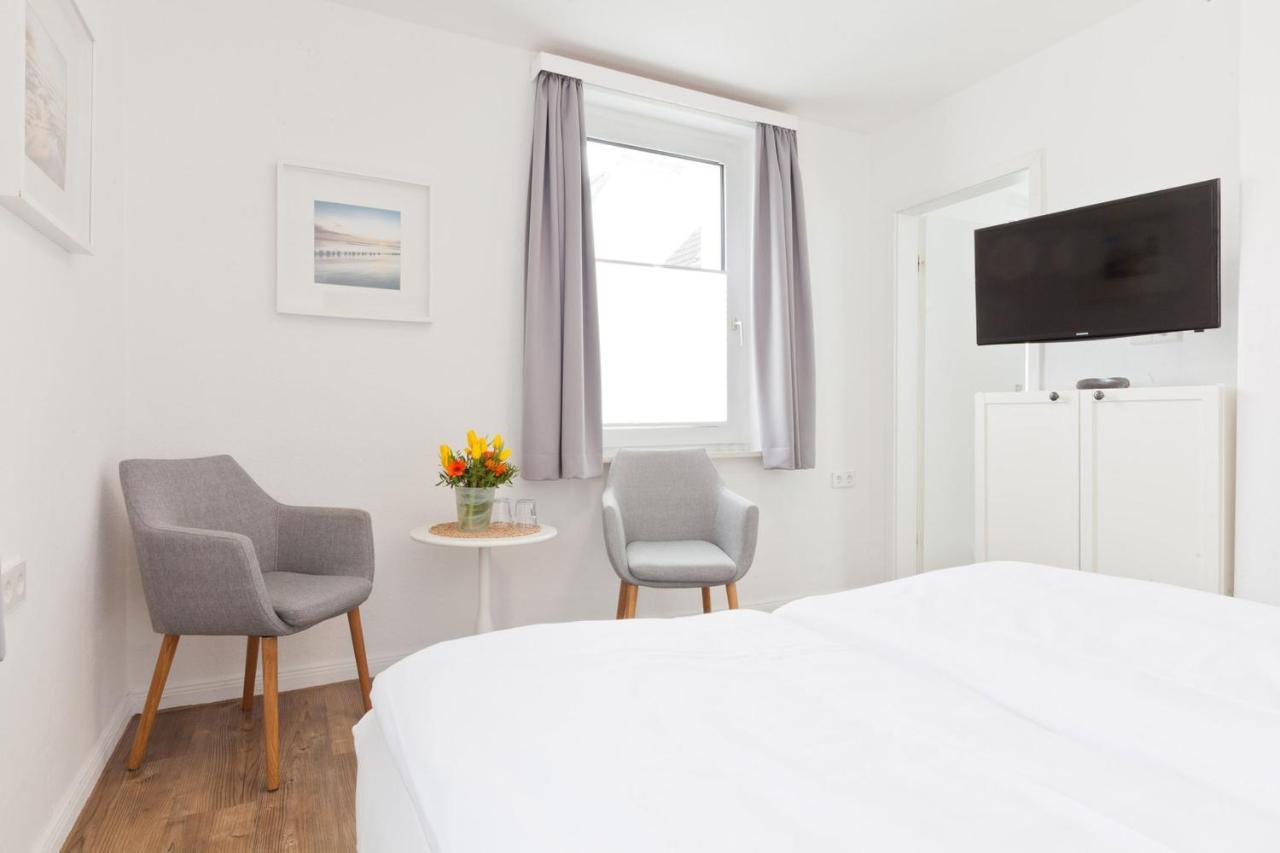 Haus Menno Janssen - Doppelzimmer Norderney Exterior foto