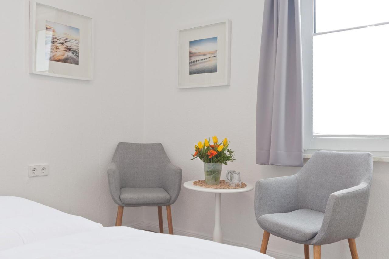 Haus Menno Janssen - Doppelzimmer Norderney Exterior foto